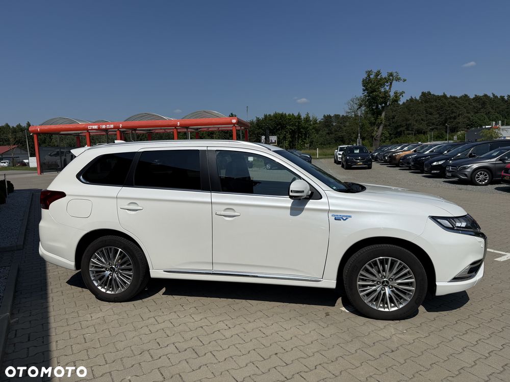 Mitsubishi Outlander 2.4 4WD Top - 9
