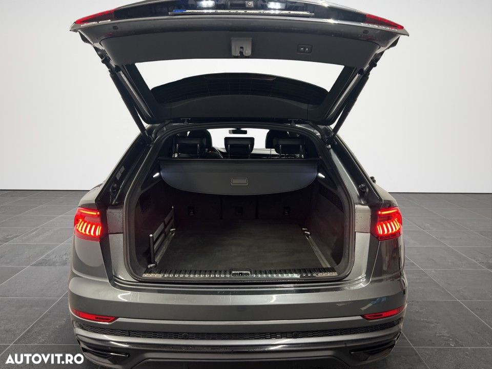 Audi Q8 - 8