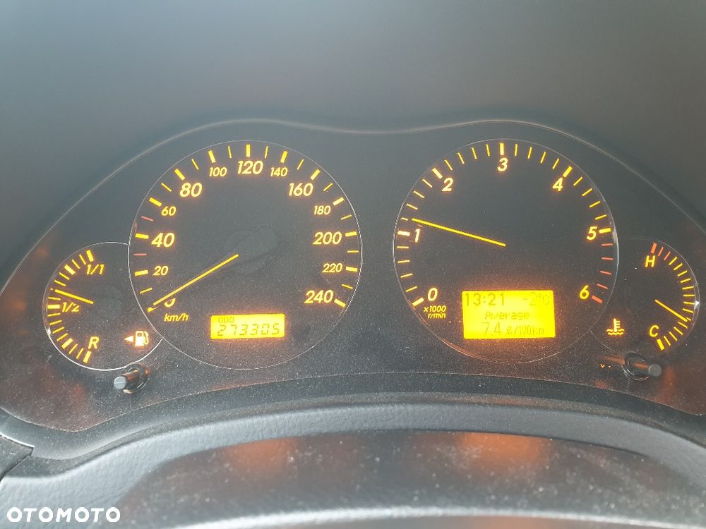 Toyota AVENSIS 2,0 D-4D 126 KM z 2007r - 3