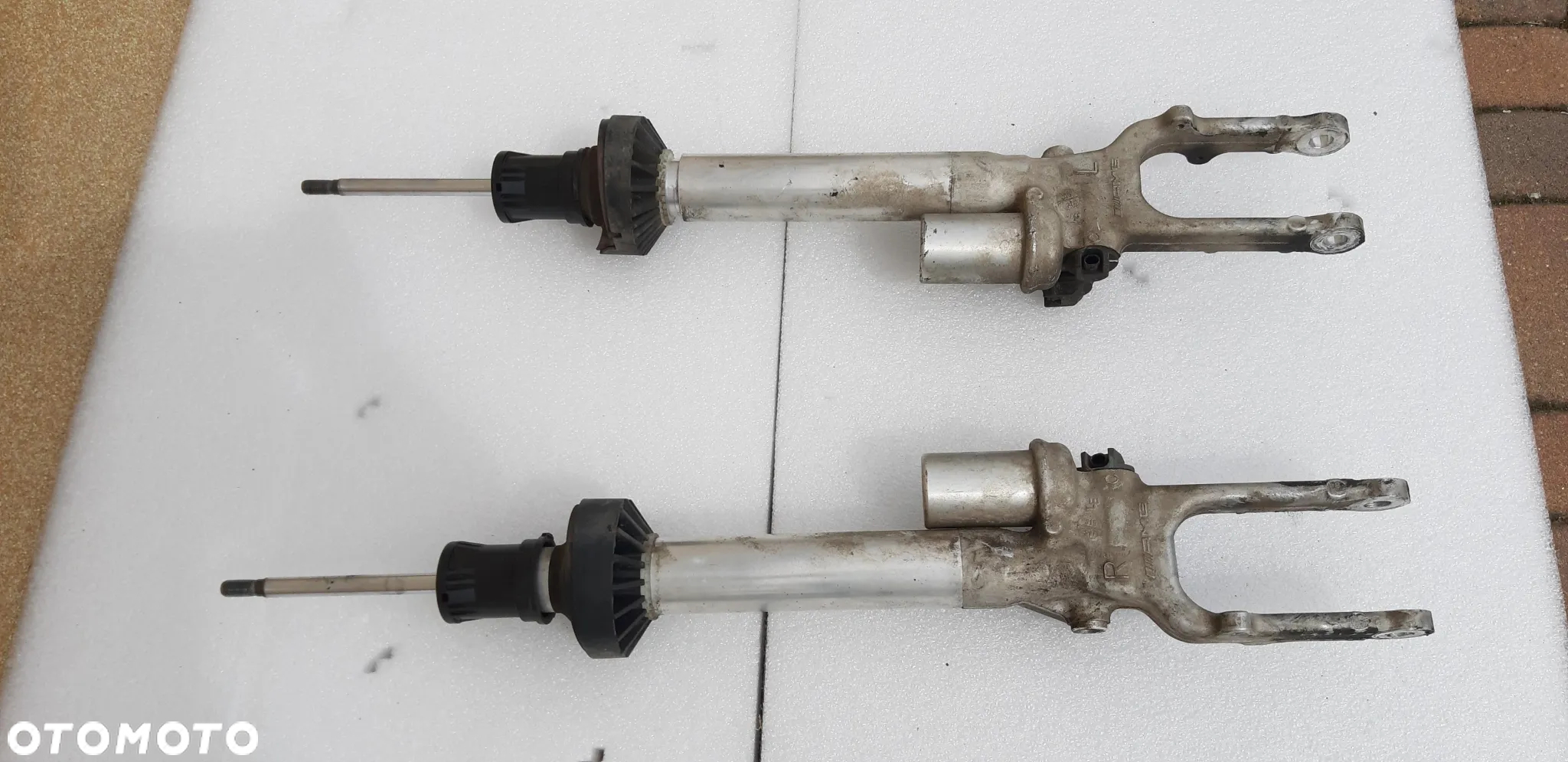 Amortyzator prawy lewy A4633207102 A4633207202 Mercedes G Klasa W463 G63 - 2