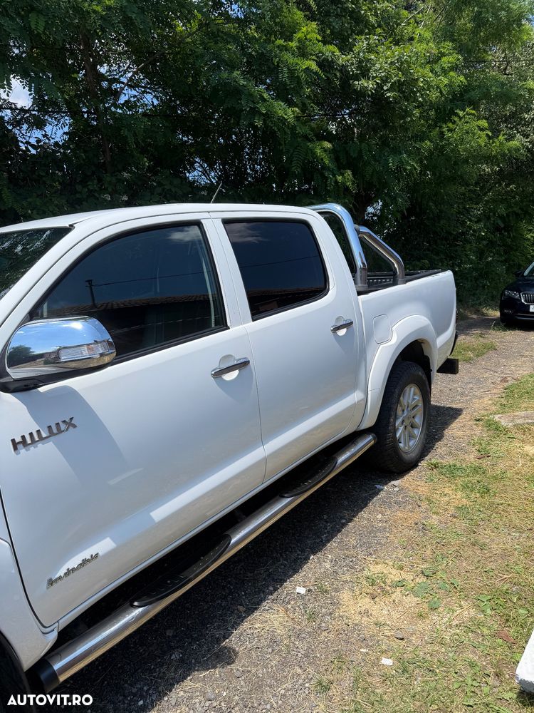 Toyota Hilux 4x4 Double Cab - 3