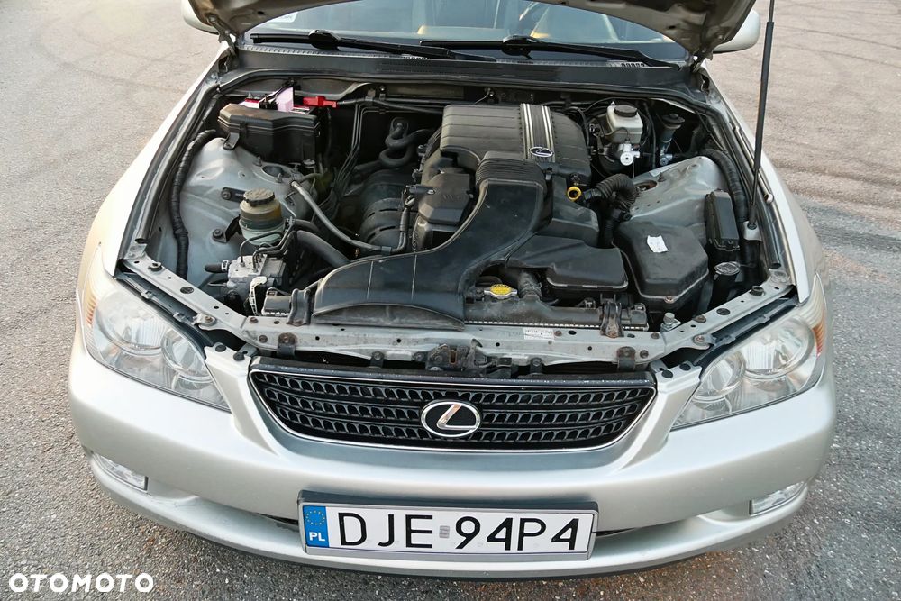 Lexus IS 200 SportCross - 11