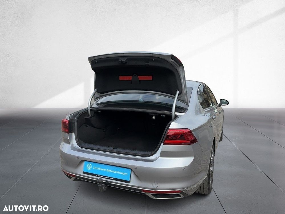 Volkswagen Passat - 14