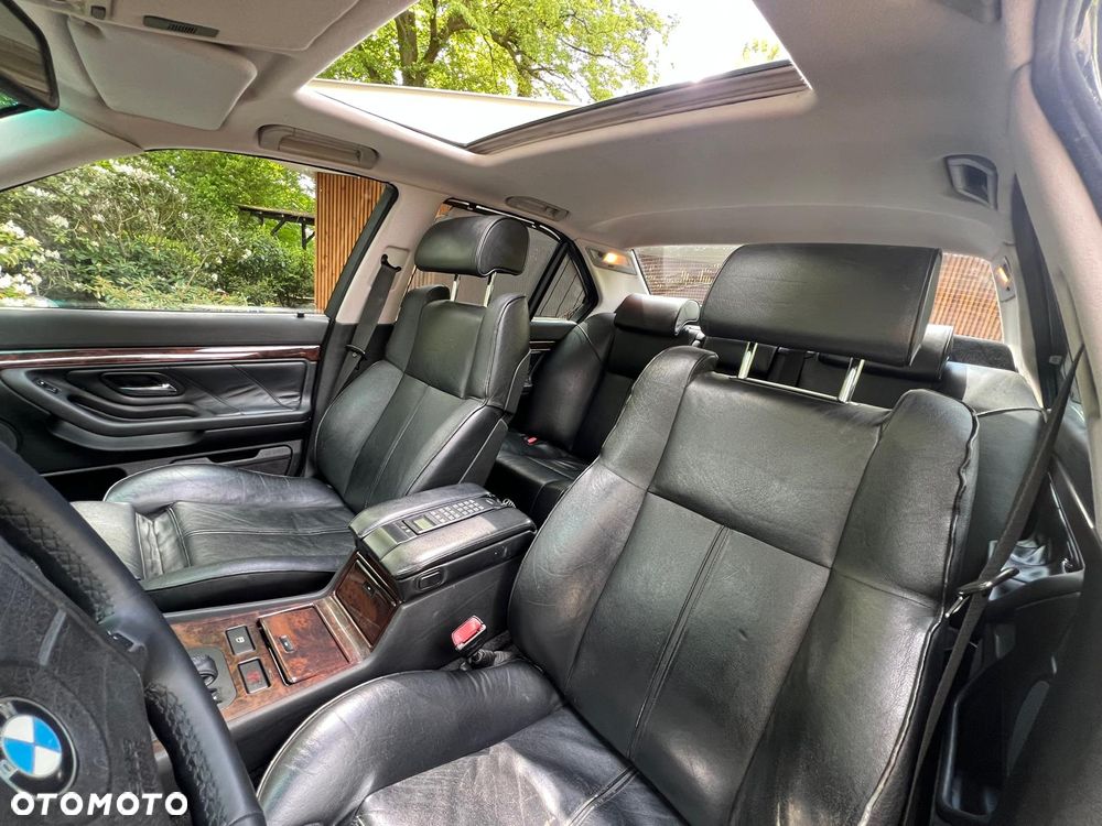 BMW Seria 7 740i V8 - 9