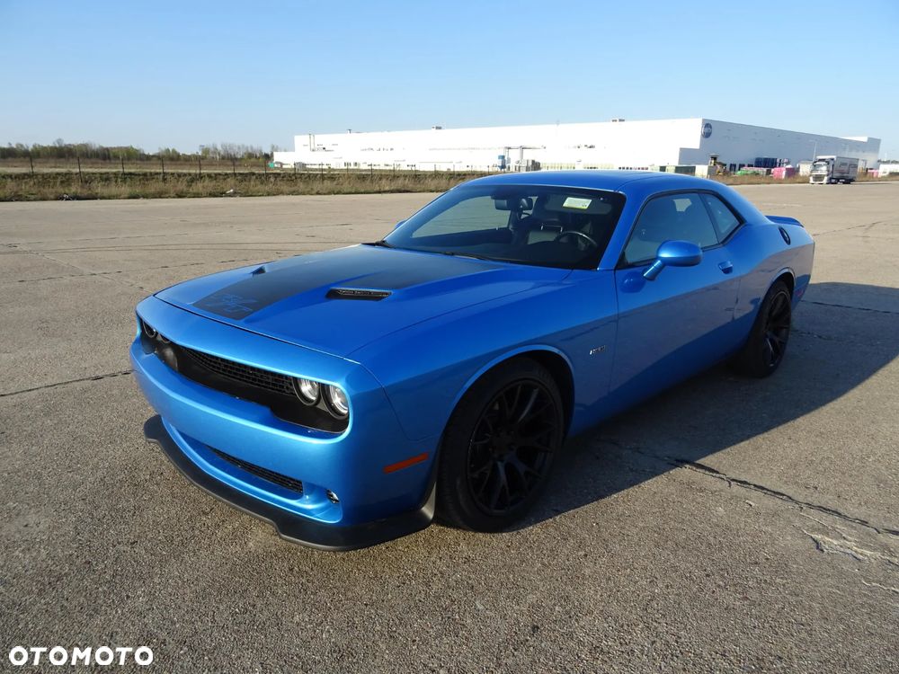 Dodge Challenger - 13