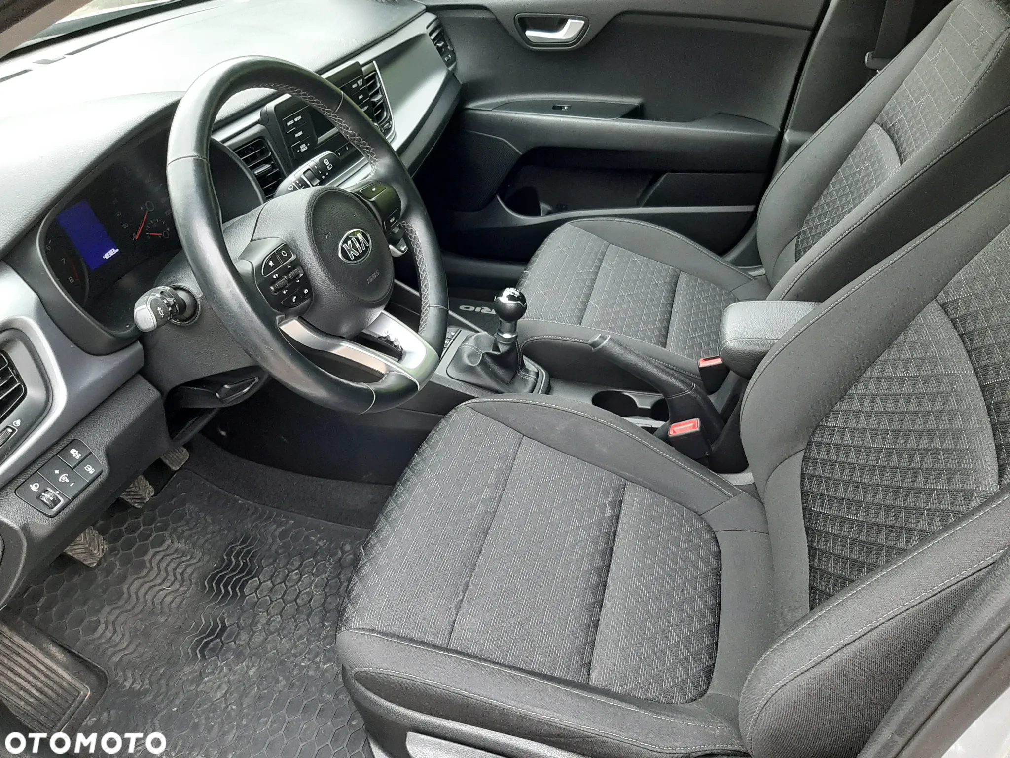 Kia Rio - 13