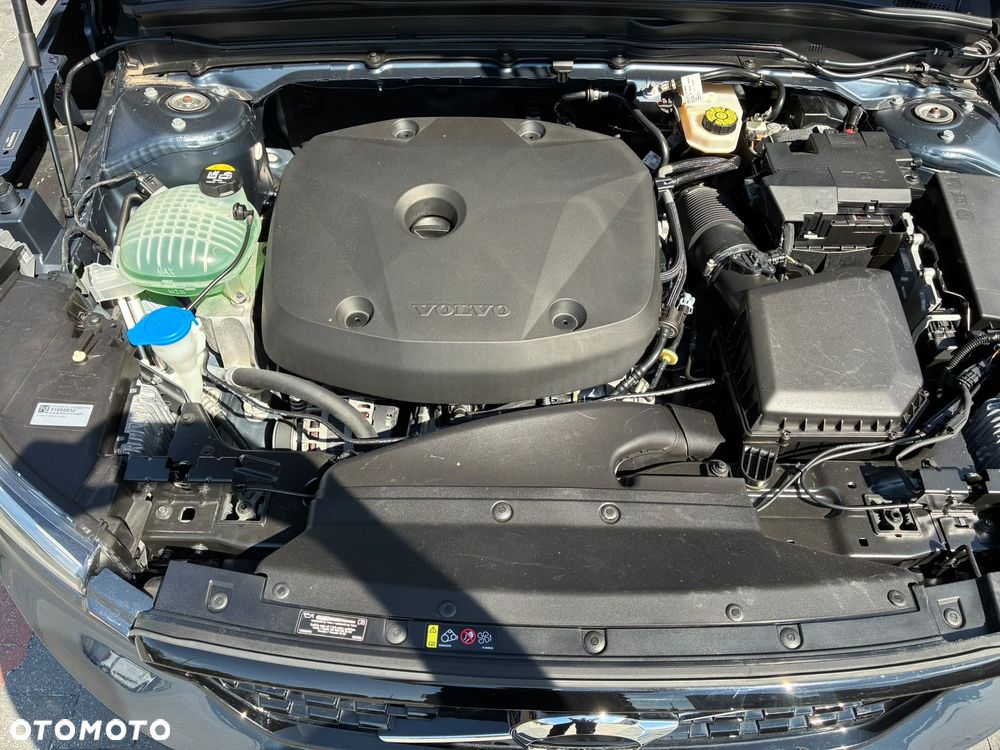 Volvo XC 40 T5 AWD R-Design - 3