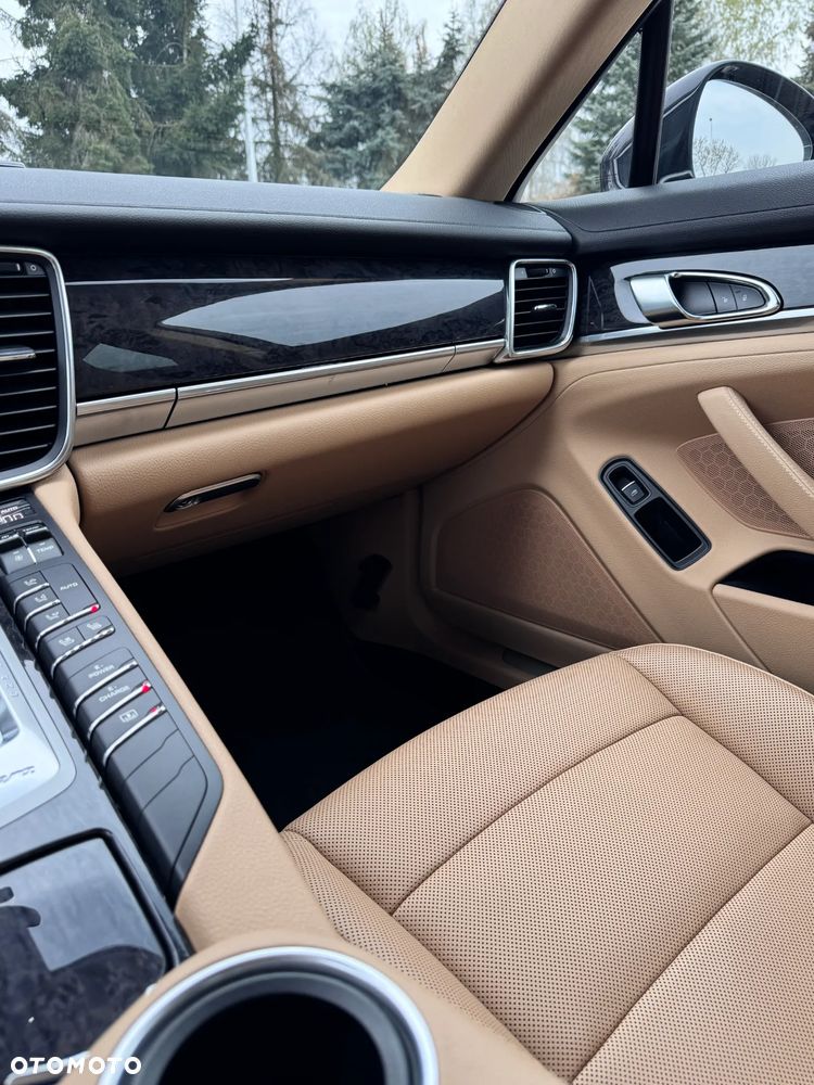 Porsche Panamera - 34