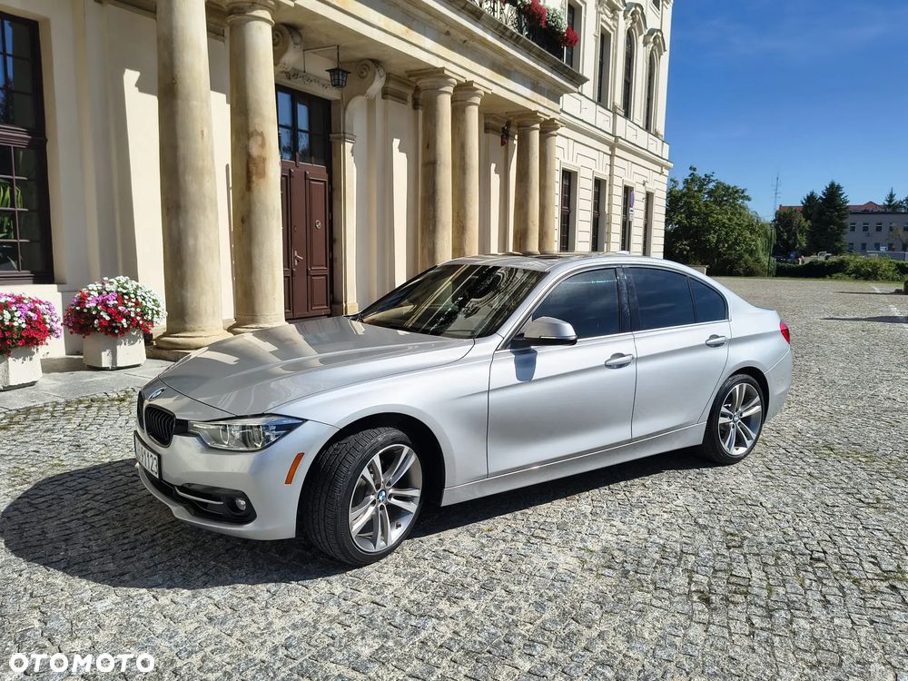 BMW Seria 3 330i Sport Line - 40