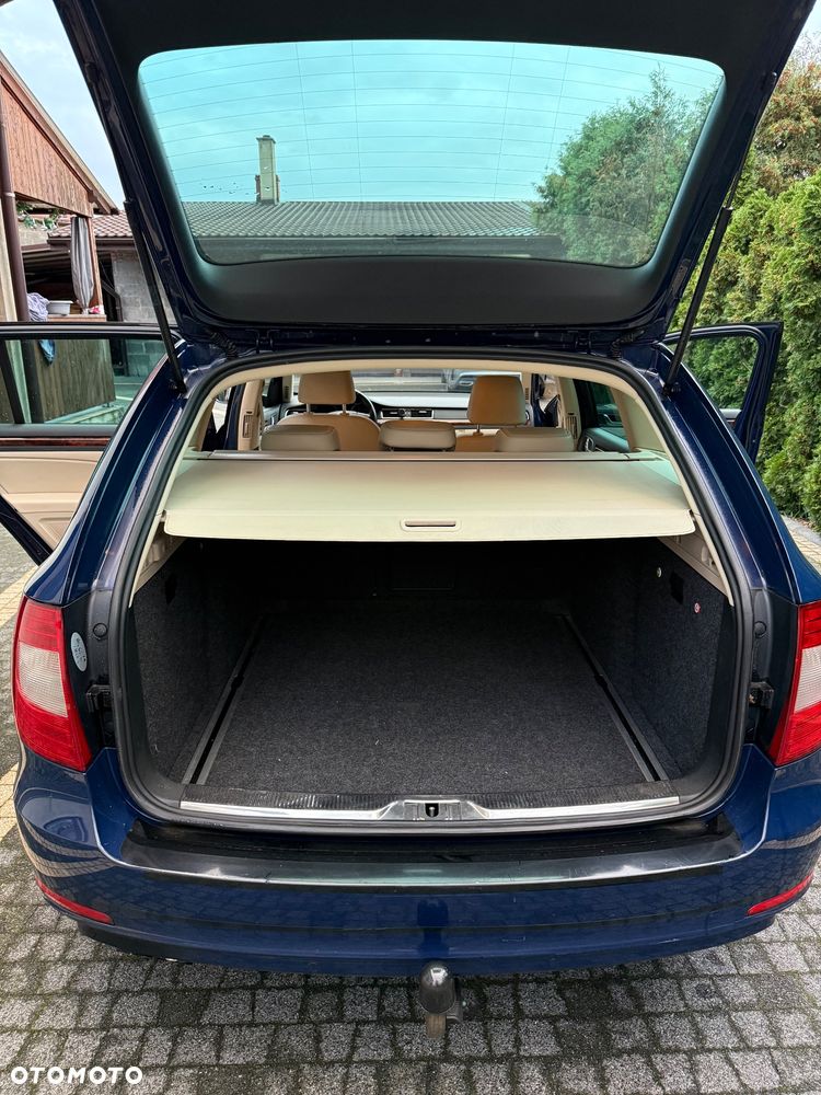 Skoda Superb 2.0 TDI DSG Exclusive - 10