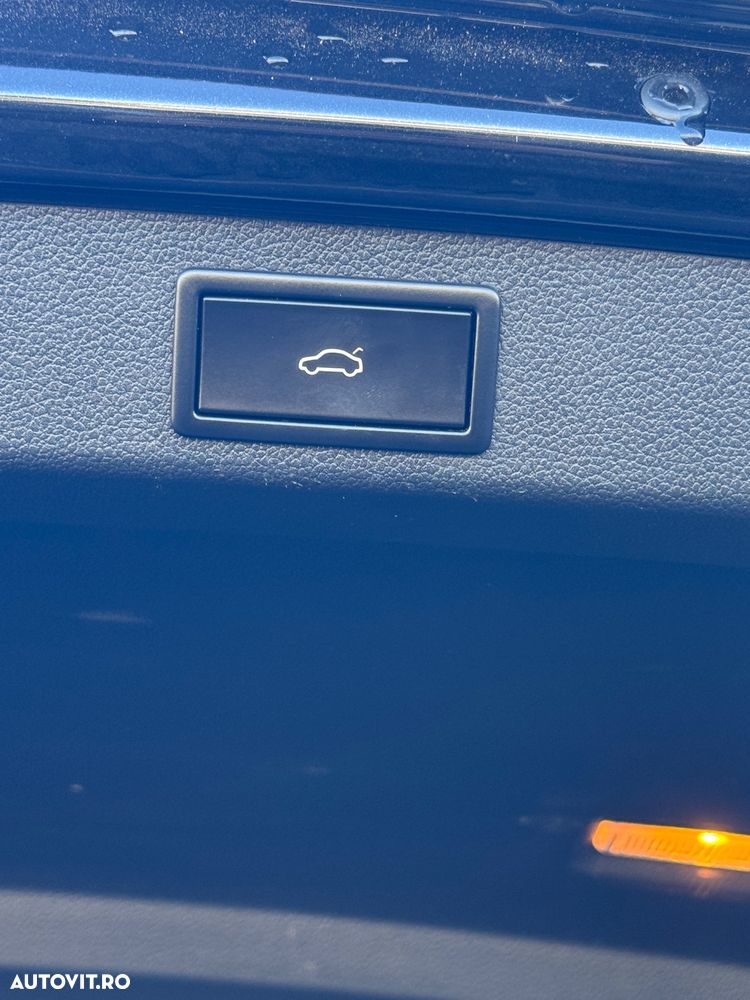 Skoda Superb 2.0 TDI DSG Premium Edition - 8