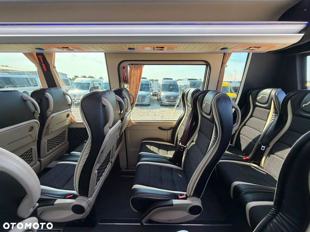 Mercedes-Benz Sprinter 519 - 23