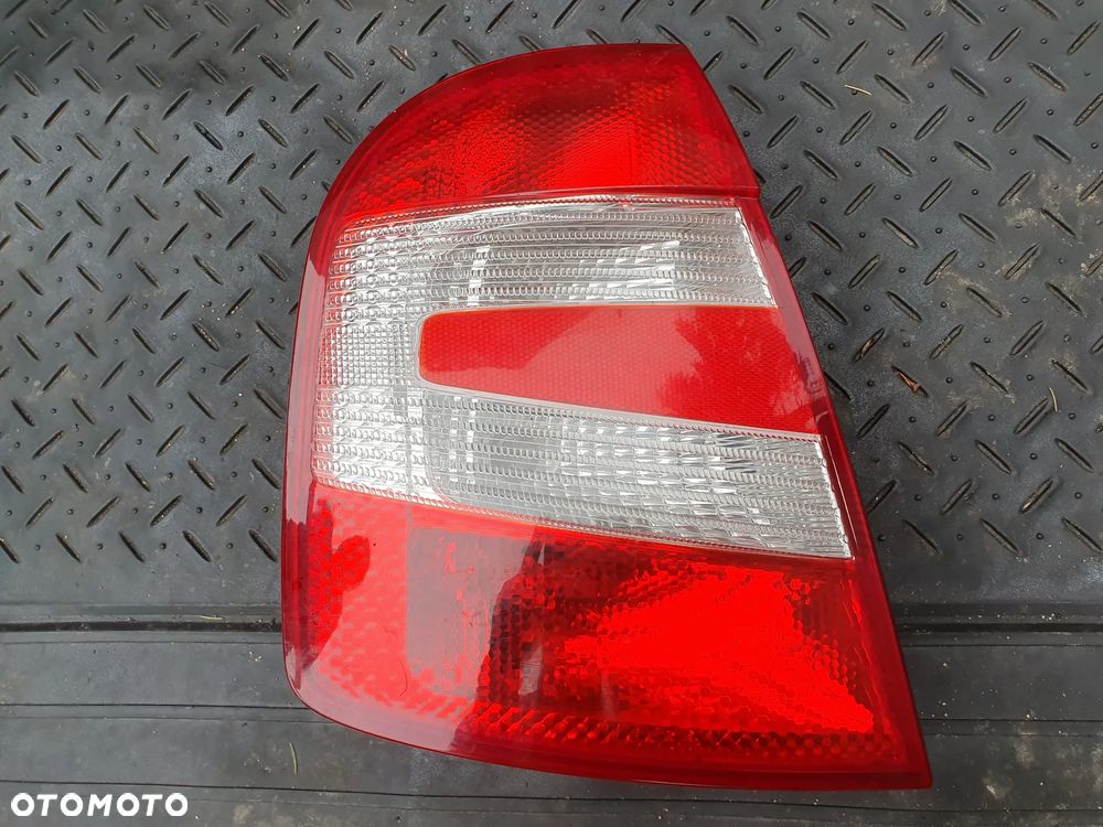 SKODA FABIA 04-07 KIFT HB LAMPA LEWY TYŁ LEWA TYLNA 6Y6945111B EUROPA + WTYCZKA INSTALACJA POSIADAM 2 SZT - 6