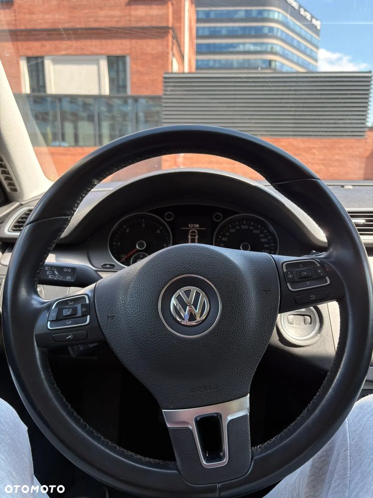 Volkswagen Passat 2.0 TDI BlueMotion Technology Comfortline - 12