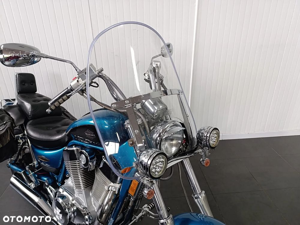 Suzuki Intruder - 16