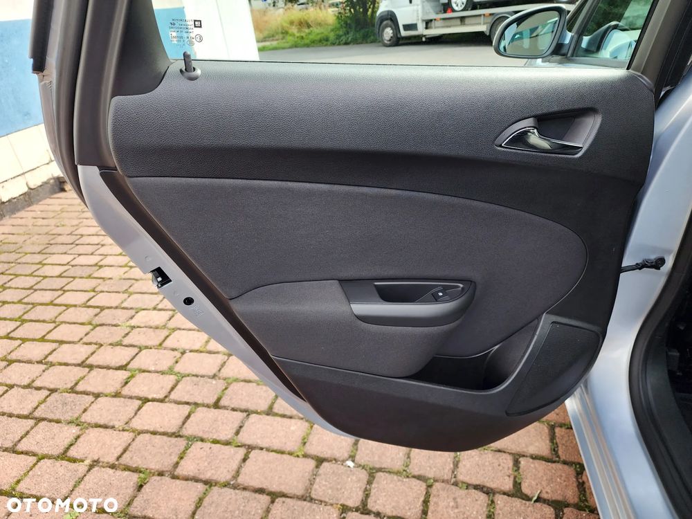 Opel Astra 1.4 Turbo Style - 32