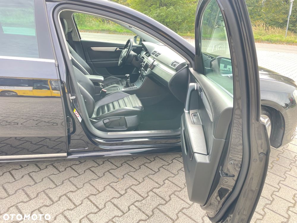 Volkswagen Passat - 16