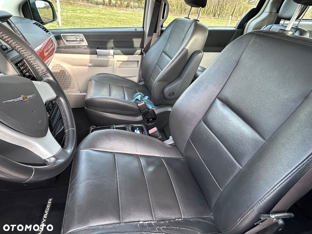 Chrysler Grand Voyager - 19