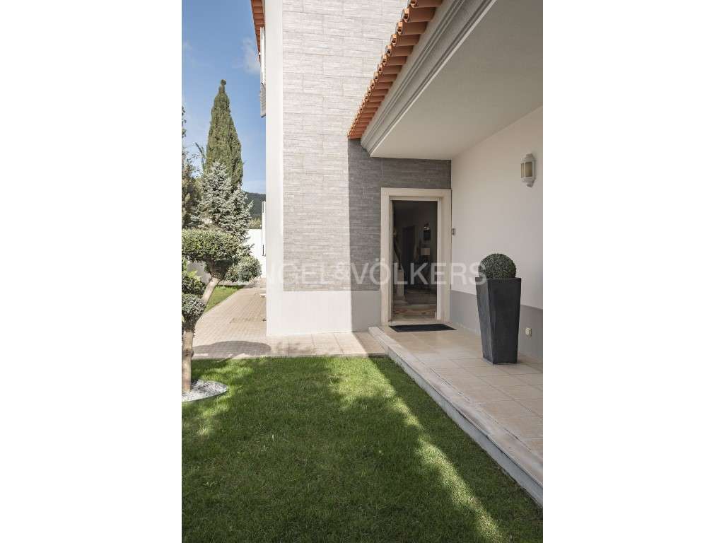 Moradia T4 com Piscina na Quinta do Hilário - Grande imagem: 2/55