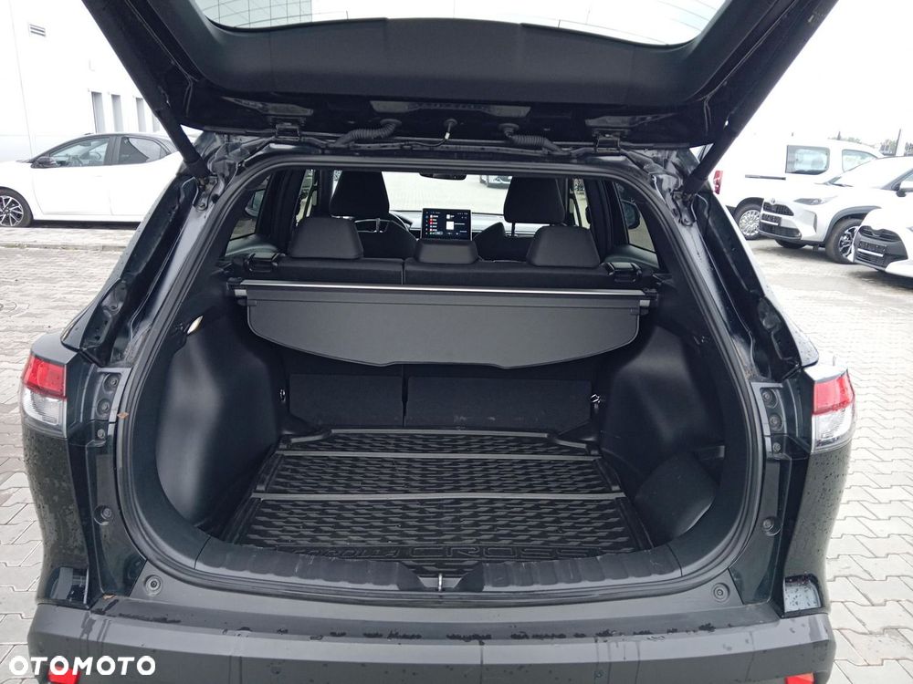 Toyota Corolla Cross - 12