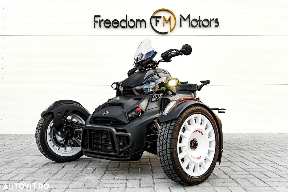 Can-Am Ryker 900 - 18