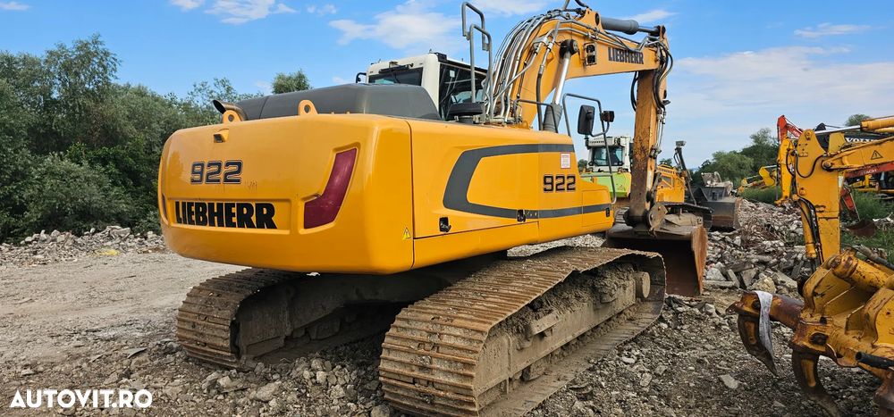Liebherr R 922 Excavator pe senile - 2