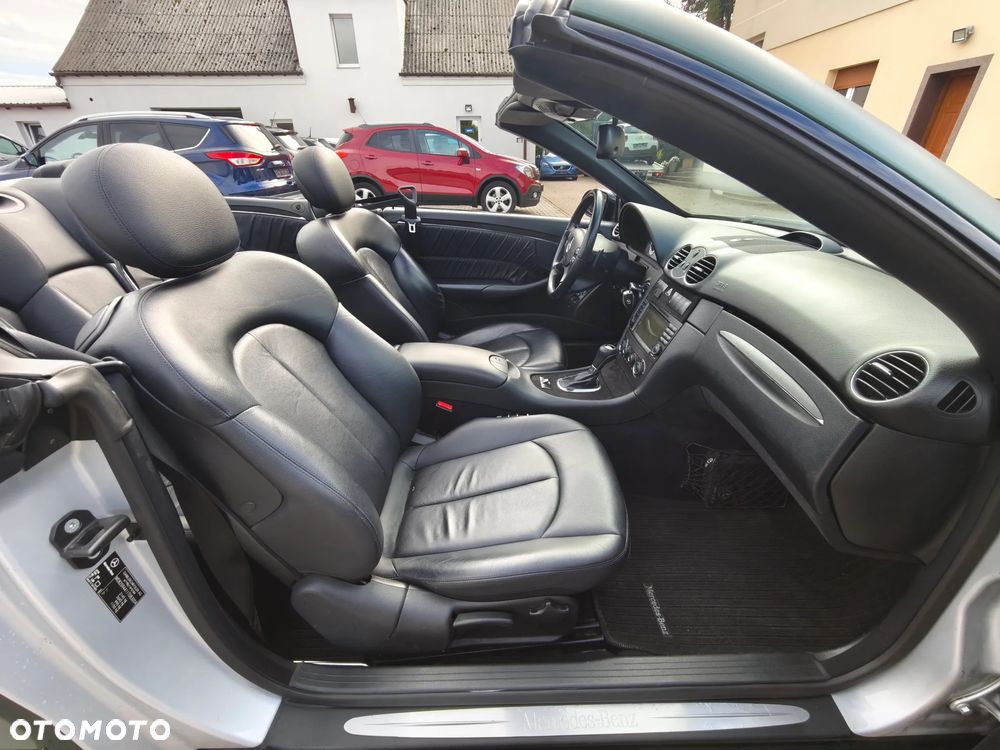 Mercedes-Benz CLK - 27
