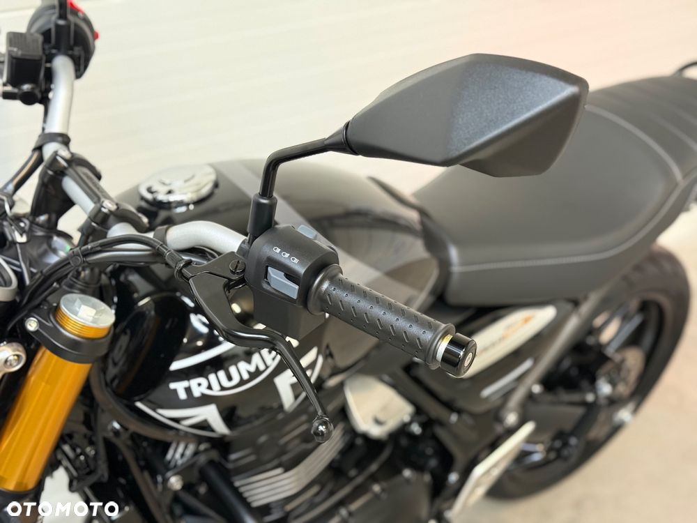 Triumph Inny - 26