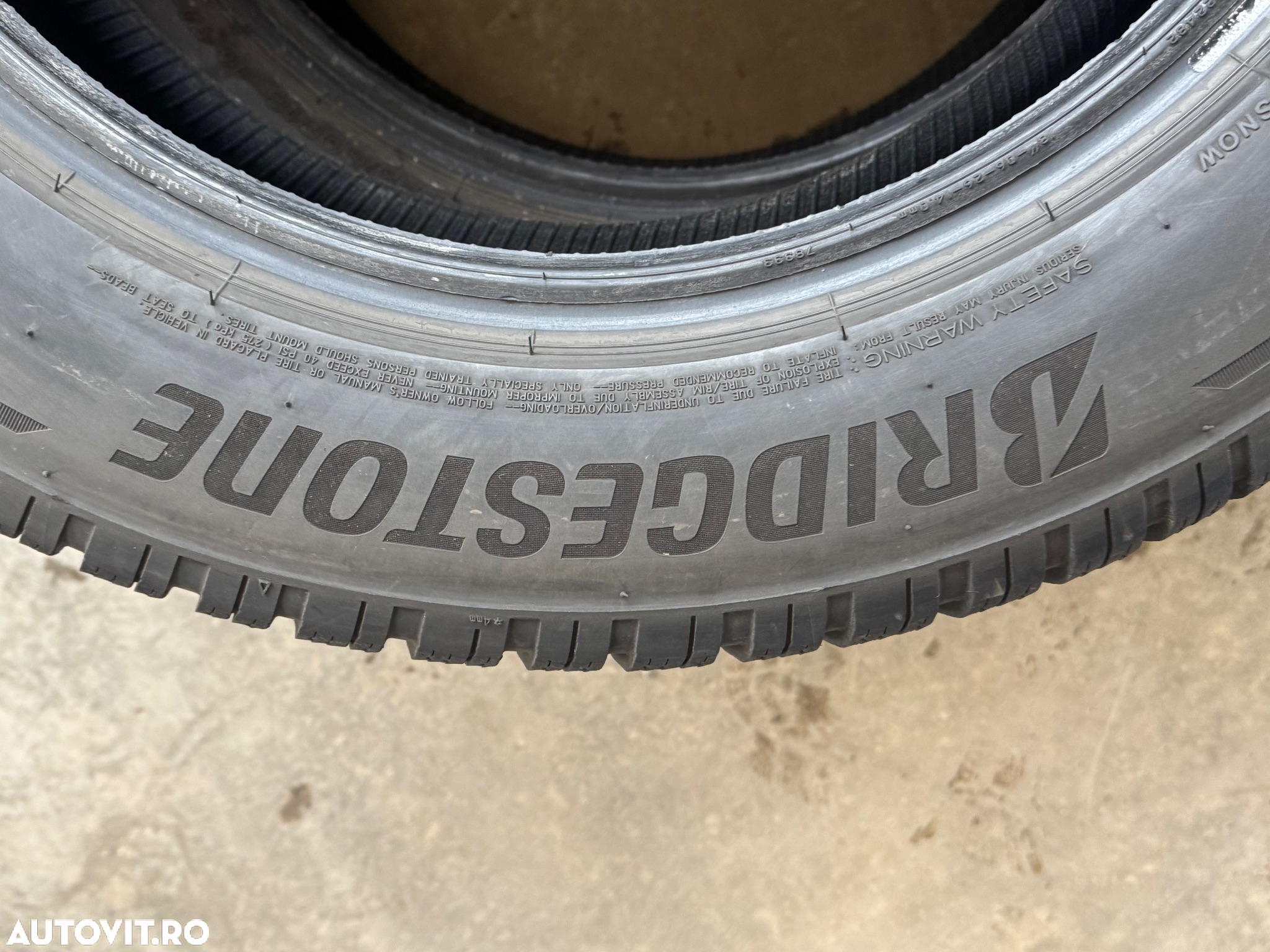 Vând 4 anvelope 225/60/18 bridgestone de iarnă ca noi - 7