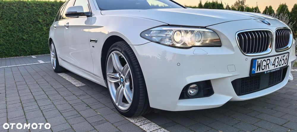 BMW Seria 5 525d xDrive - 10