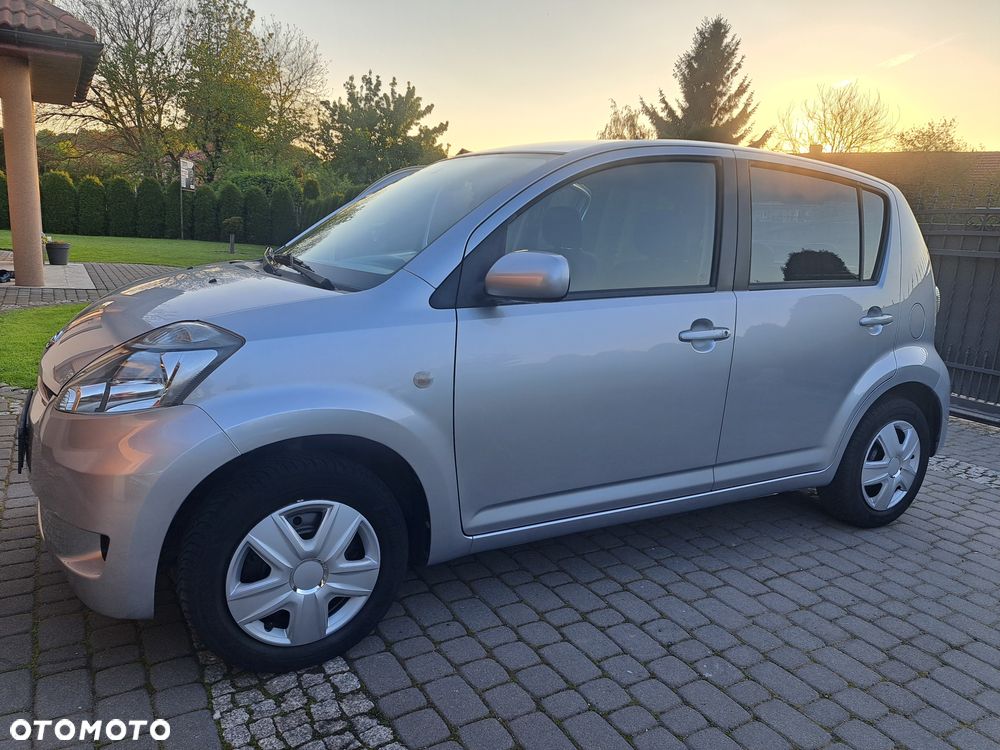 Daihatsu Sirion 1.0 - 34