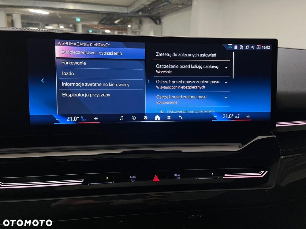 BMW Seria 5 520d xDrive mHEV M Sport - 28