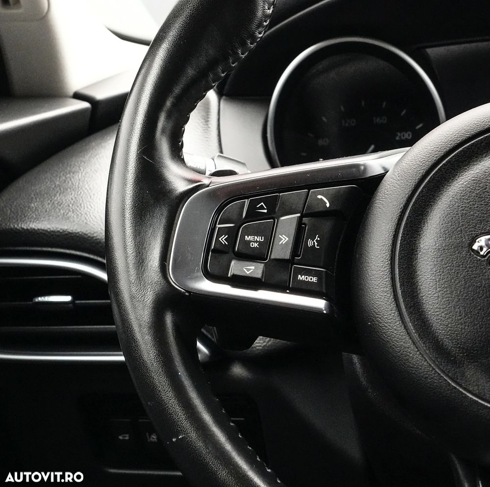 Jaguar F-Pace 20d AWD Pure - 27