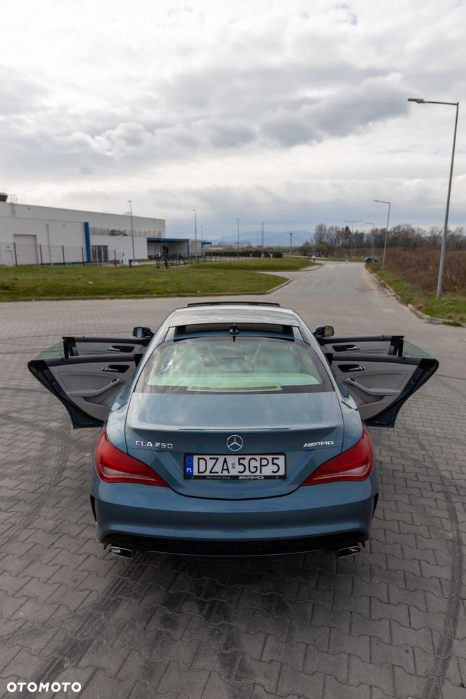 Mercedes-Benz CLA 250 7G-DCT UrbanStyle Edition - 9