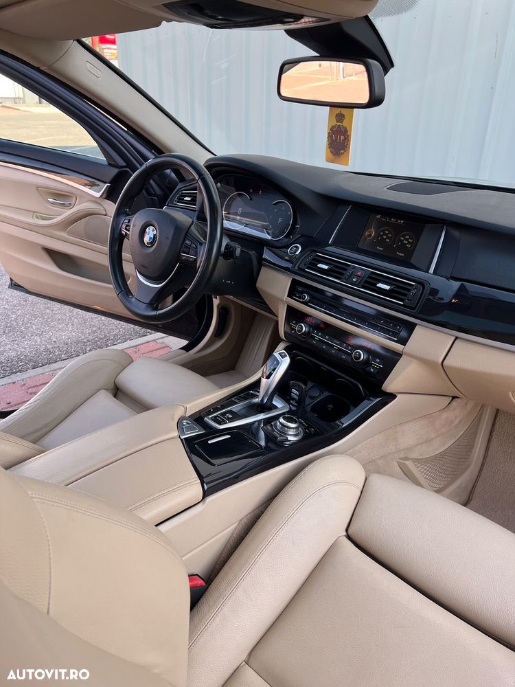 BMW Seria 5 520d Aut. Luxury Line - 7