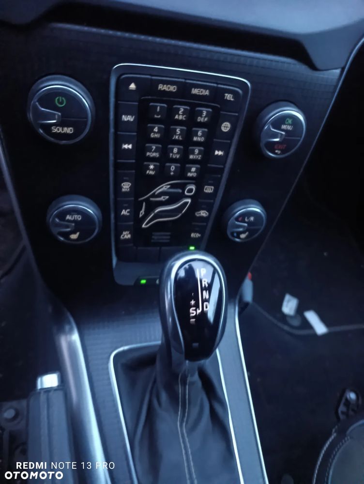 Volvo V40 D3 Geartronic RDesign - 36