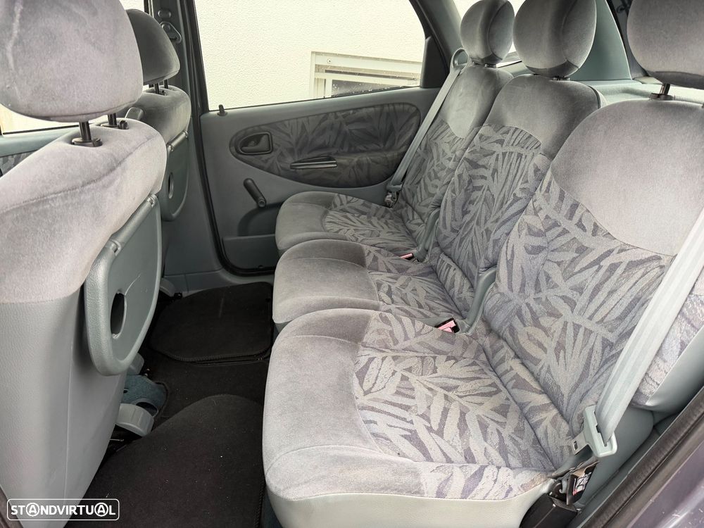 Renault Mégane Scénic 1.6 Symbol - 6