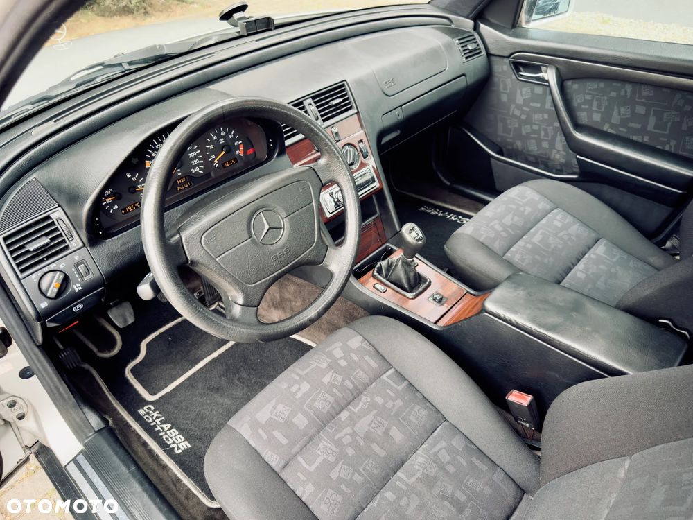 Mercedes-Benz Klasa C 180 Classic - 9