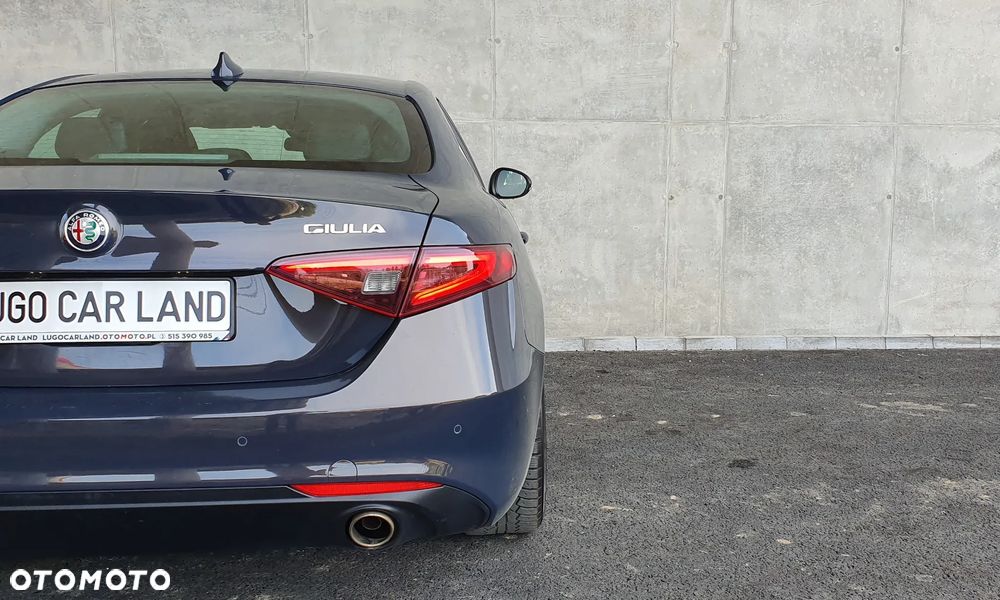 Alfa Romeo Giulia 2.2 AT8 Super - 11