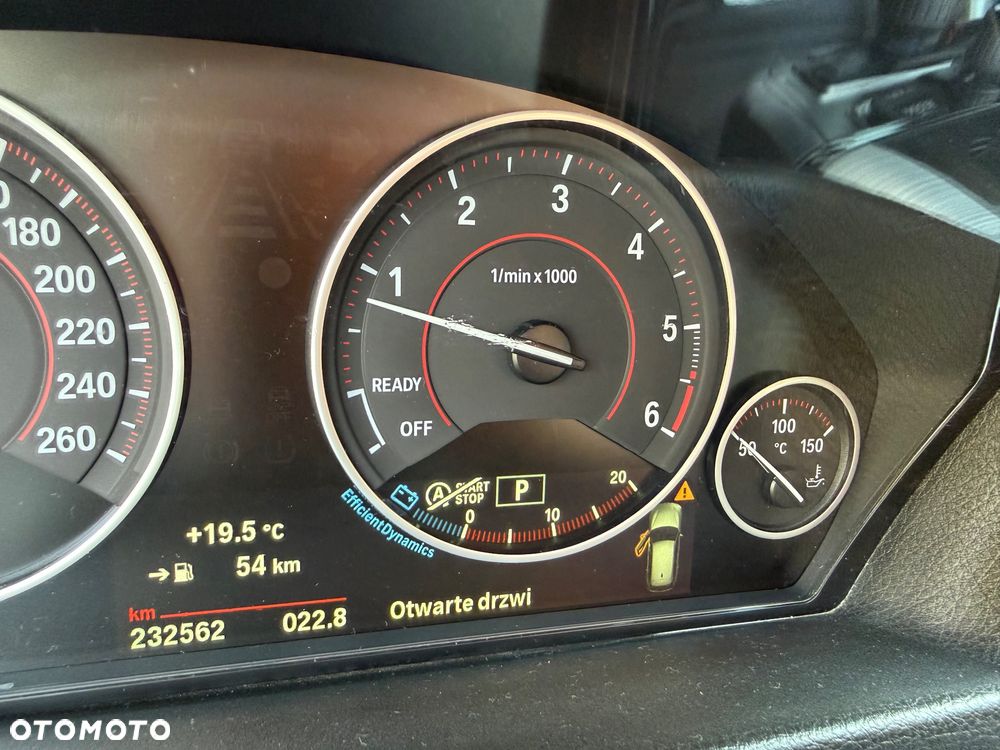BMW Seria 3 320d xDrive - 11