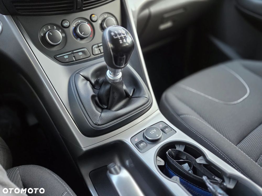 Ford Kuga - 23