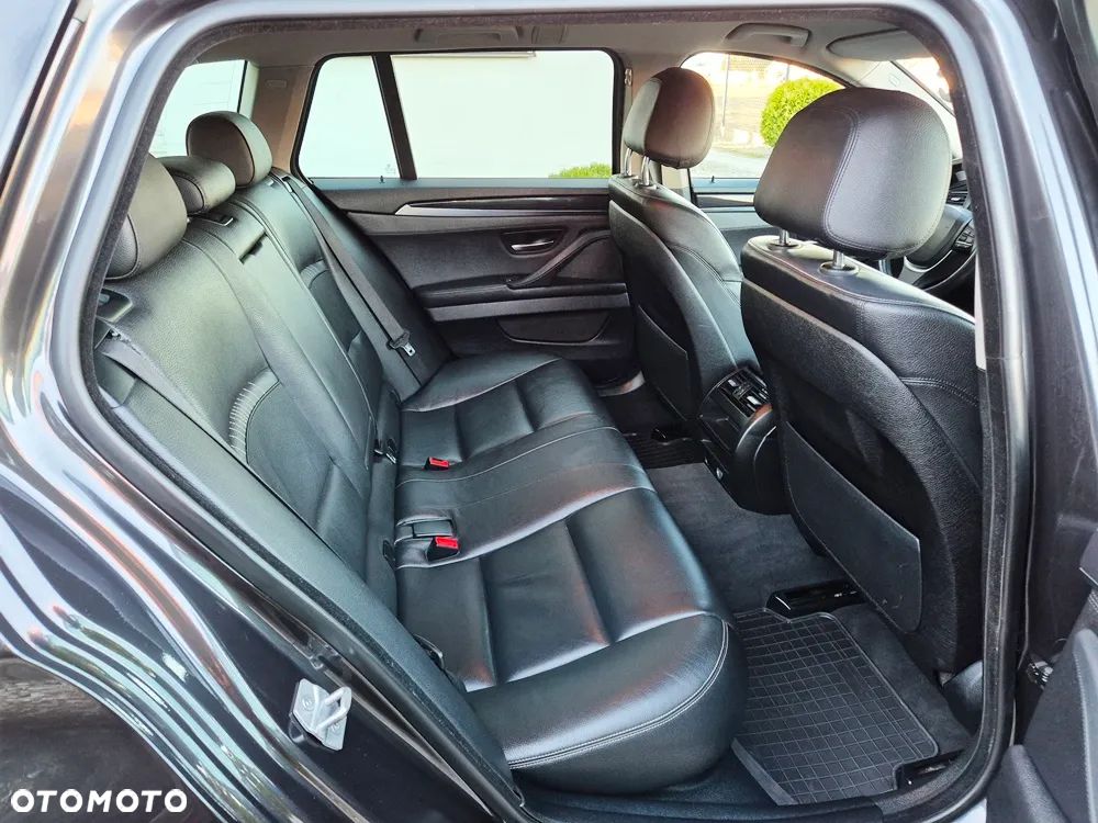 BMW Seria 5 518d - 11