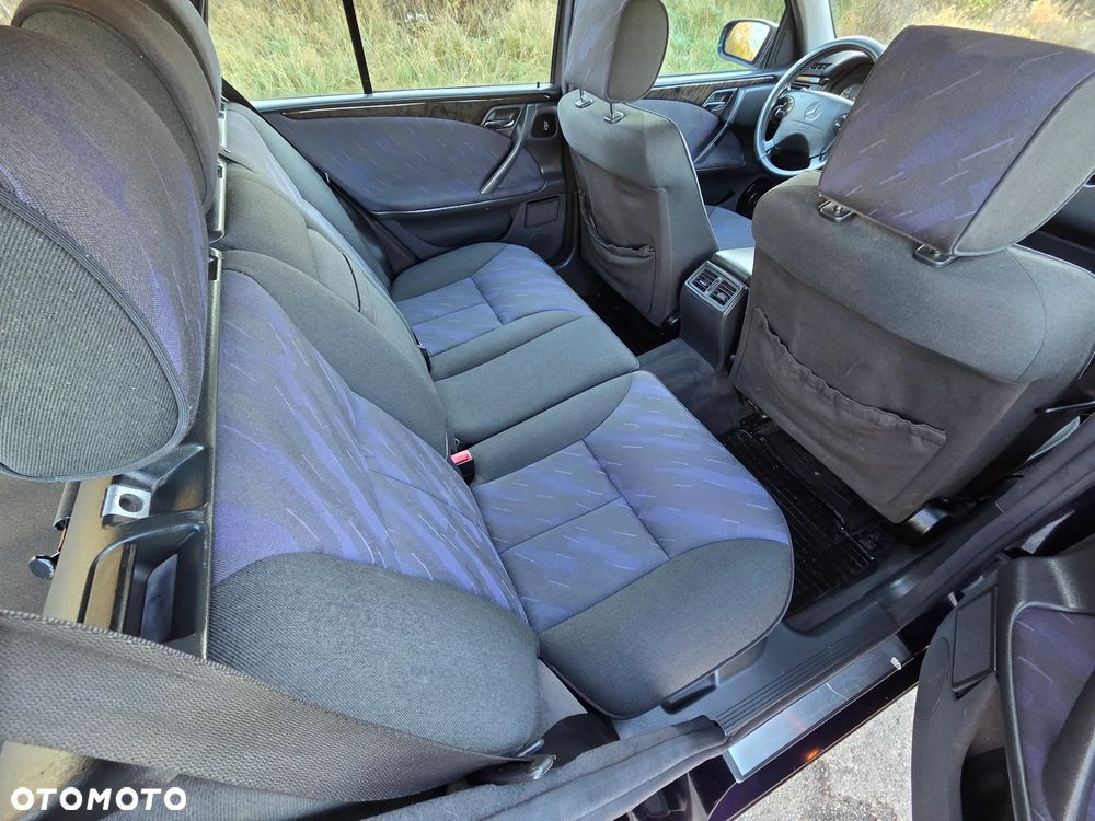 Mercedes-Benz Klasa E - 7