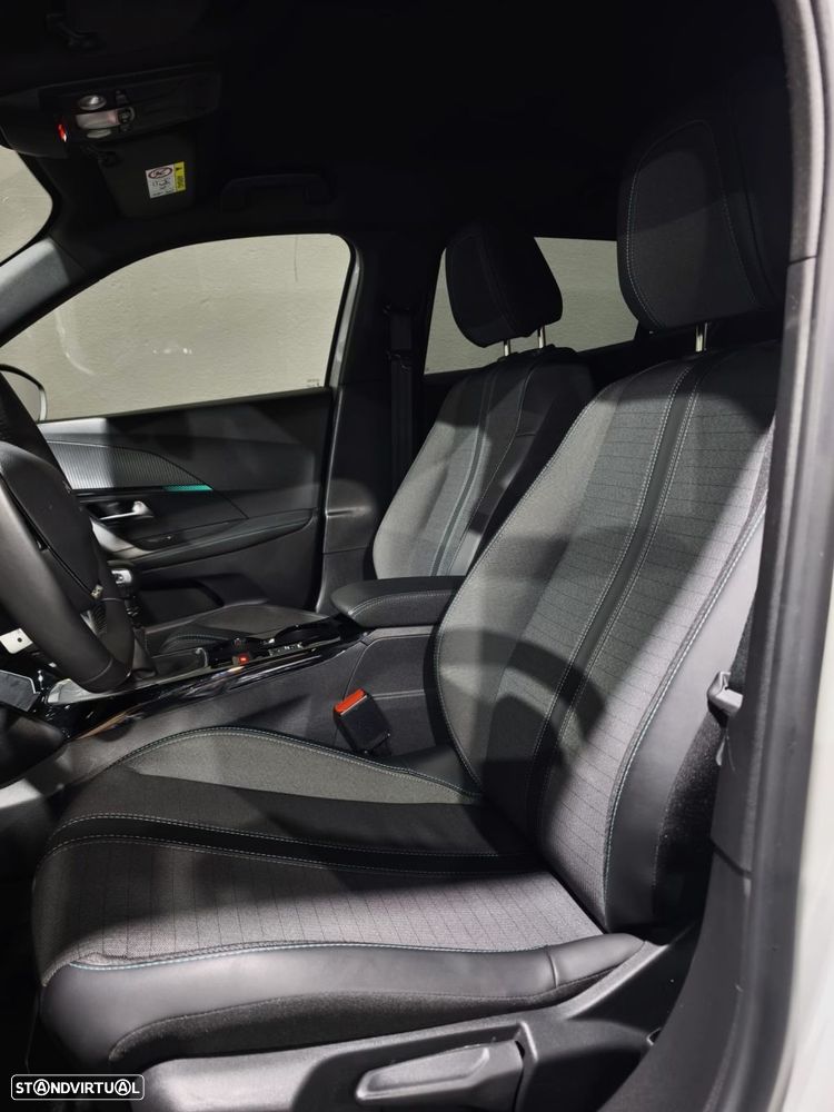 Peugeot 2008 1.2 PureTech Allure Pack - 11
