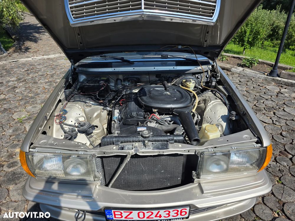 Mercedes-Benz 123 C - 13