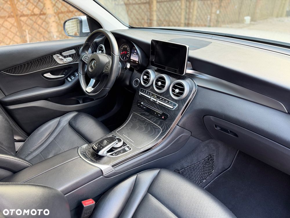 Mercedes-Benz GLC 300 4Matic 9G-TRONIC - 23