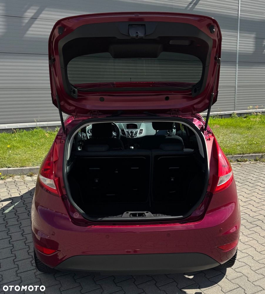 Ford Fiesta 1.25 Celebration - 17
