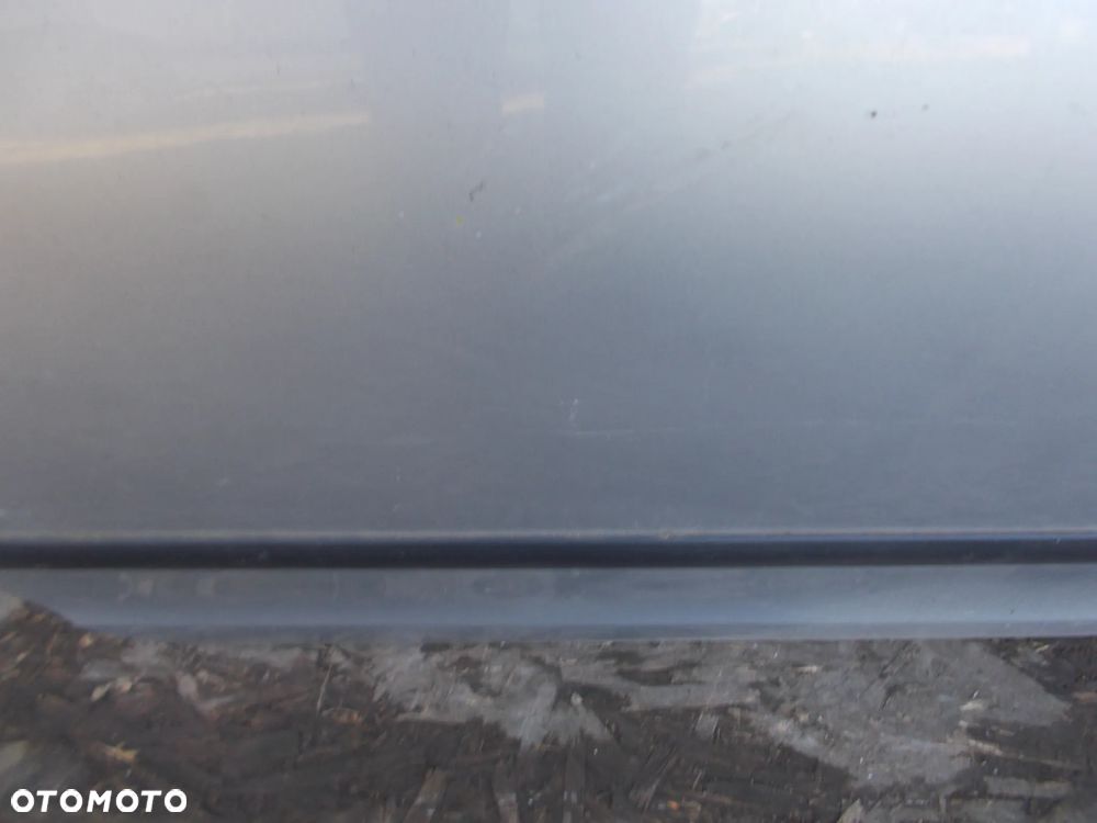 VW POLO 9N 02-> DRZWI PRAWE 3D - 3