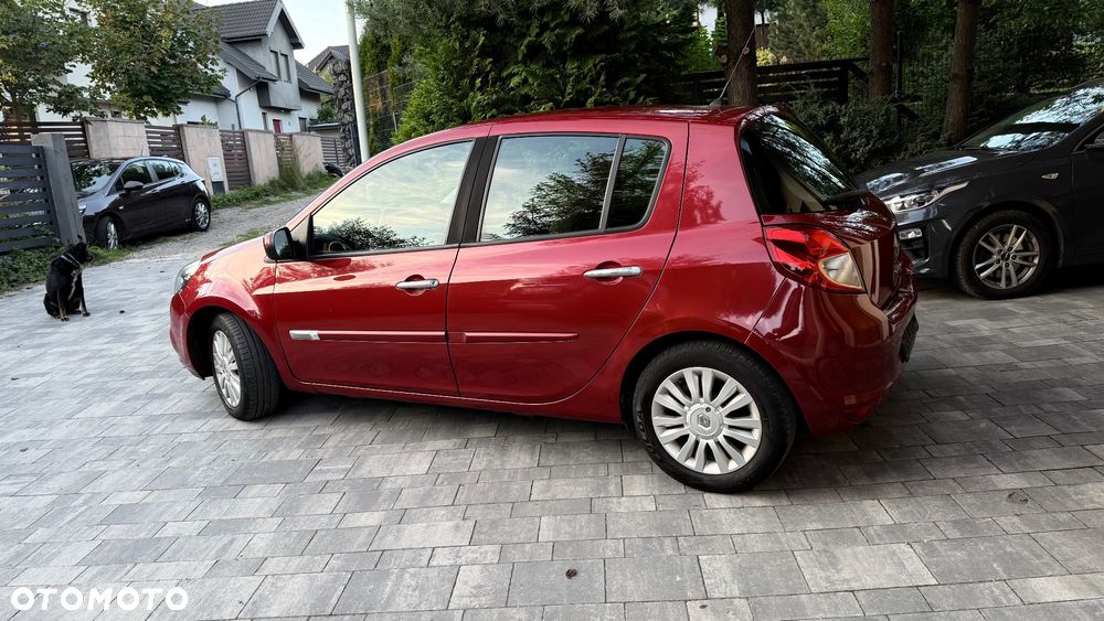 Renault Clio - 11