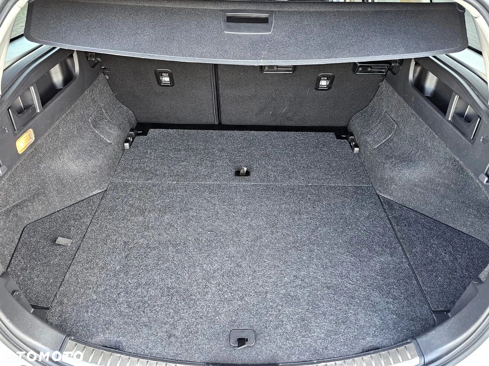 Toyota Auris Hybrid 135 Prestige - 25